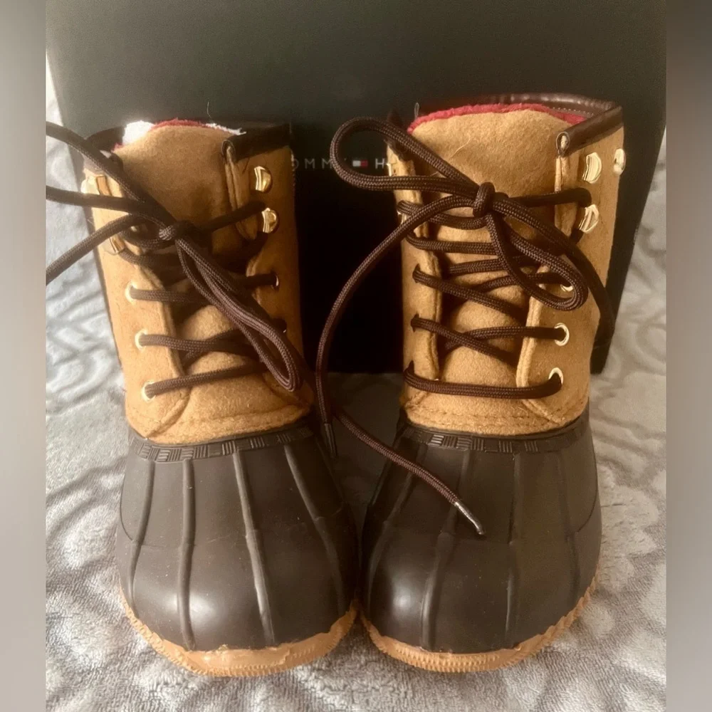 Tommy Hilfiger Roan Duck Boots Faux Fur Brown Black Size 8 NWT